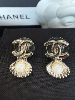 CHANEL CC Seashell Pearl Stud Earrings Gold-Tone